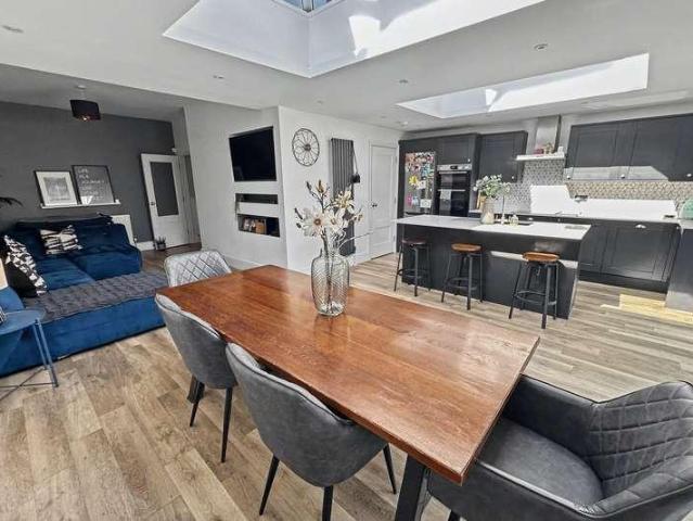 4 bed house for sale