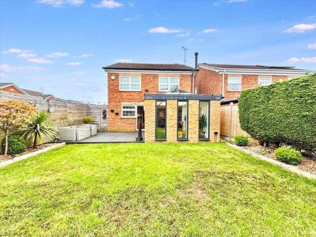 4 bed house for sale