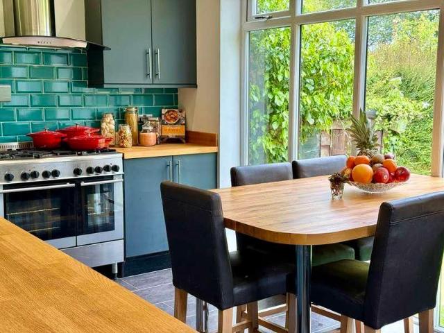 4 bed house for sale