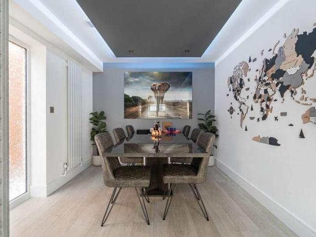 4 bed house for sale
