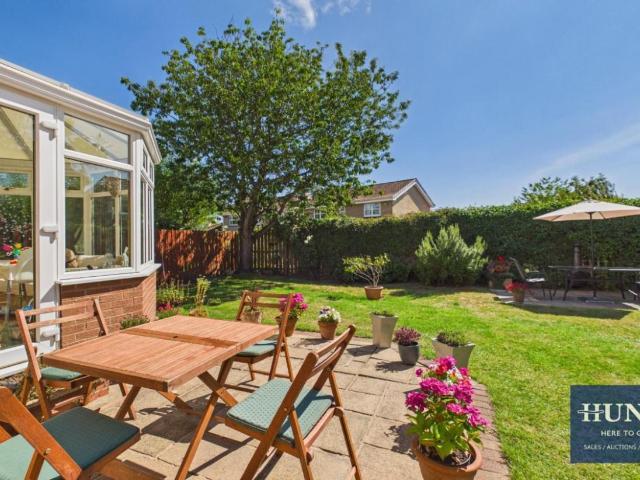 4 bed house for sale