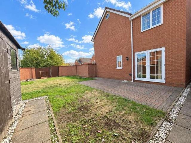 4 bed house for sale