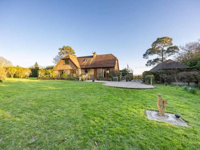 4 bed house for sale