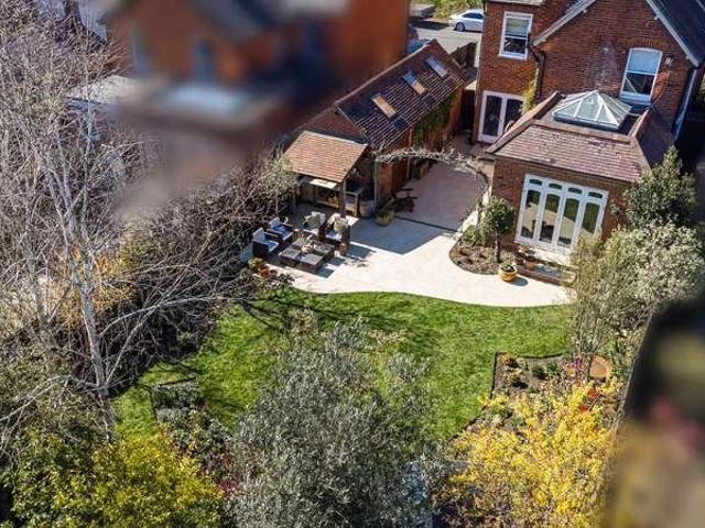 4 bed house for sale