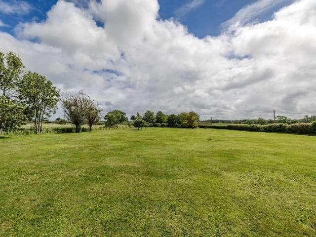 4 bed house for sale