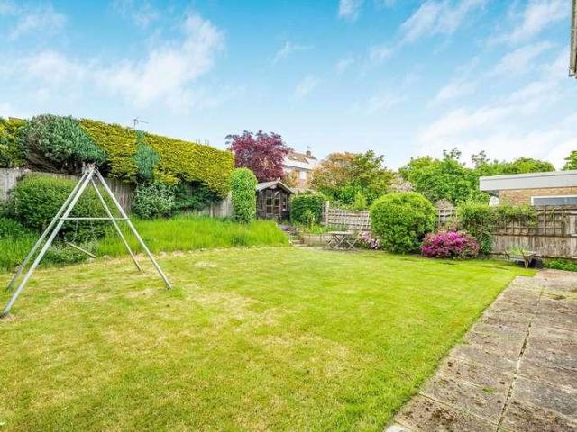 4 bed house for sale