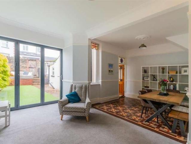 4 bed house for sale