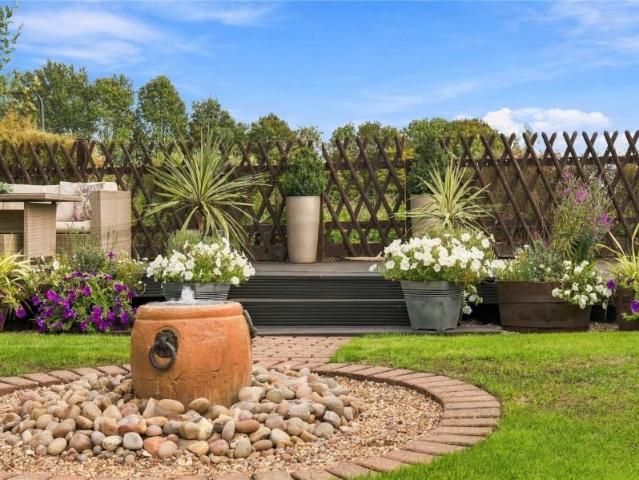 4 bed house for sale