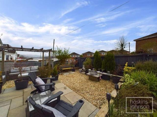 4 bed house for sale