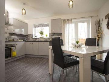4 bed house for sale