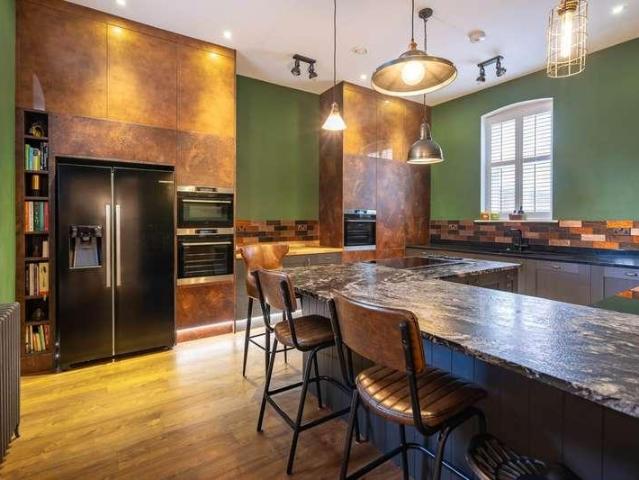 4 bed house for sale