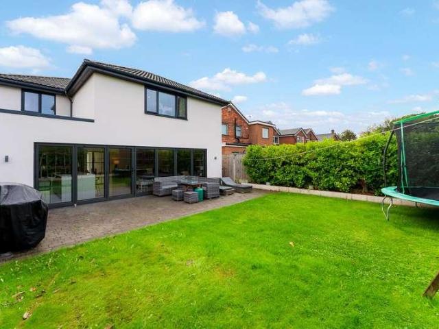 4 bed house for sale