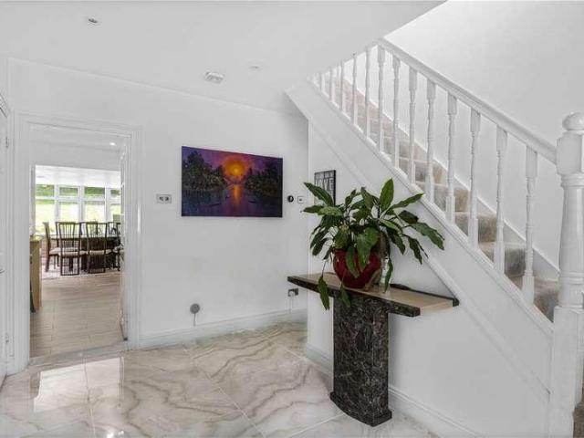 4 bed house for sale