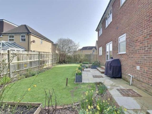 4 bed house for sale