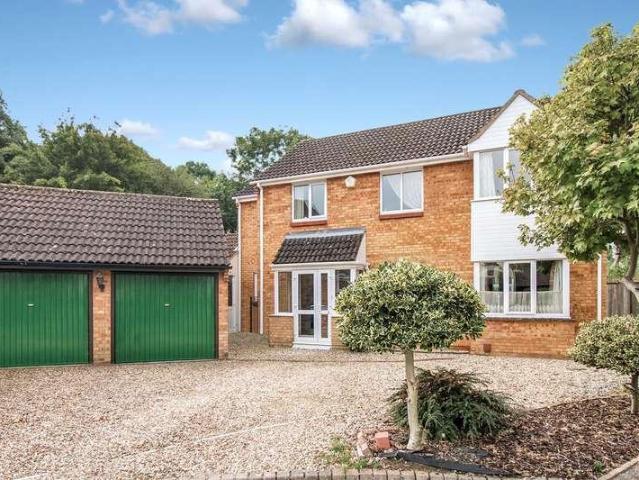 4 bed house for sale