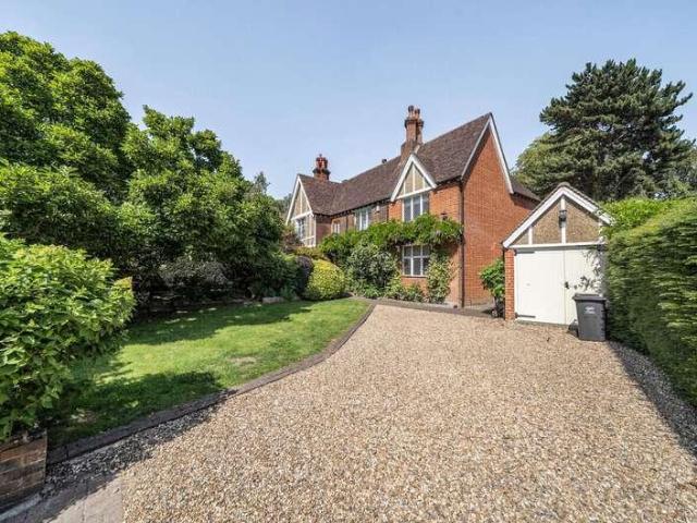4 bed house for sale