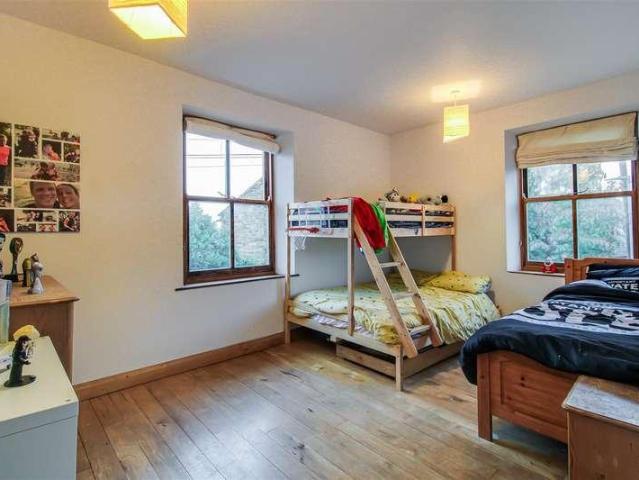 4 bed house for sale