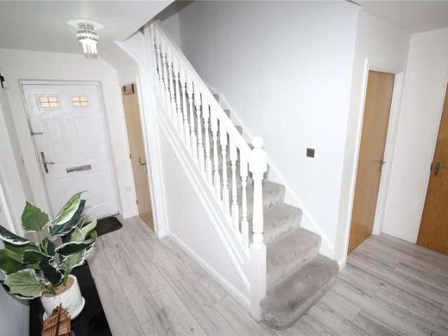 4 bed house for sale