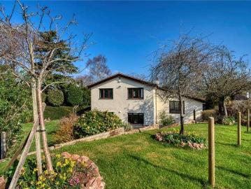 4 bed house for sale
