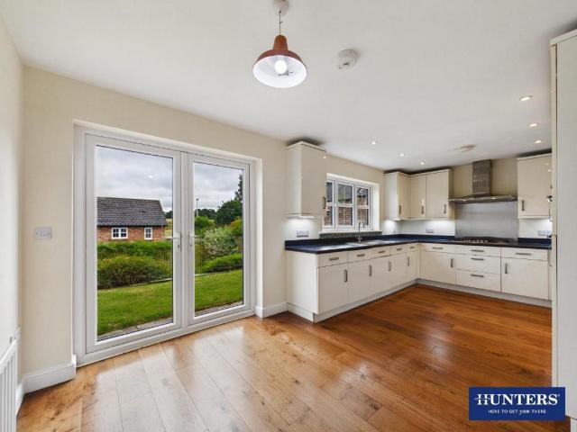 4 bed house for sale