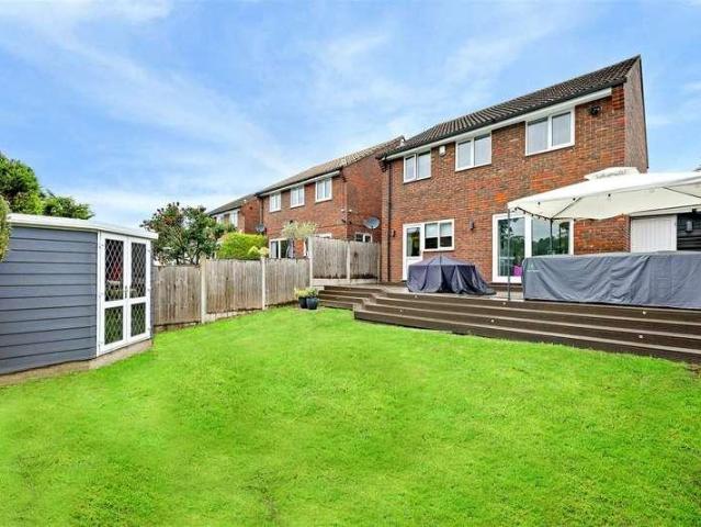 4 bed house for sale