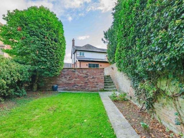 4 bed house for sale
