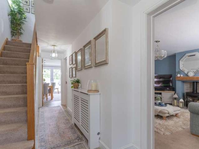 4 bed house for sale