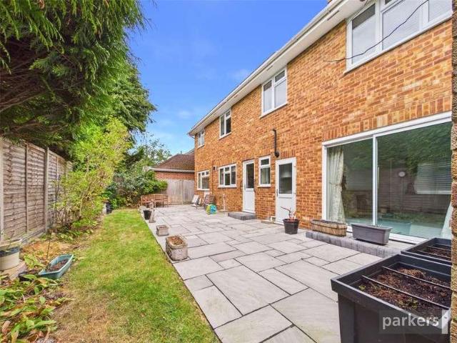 4 bed house for sale