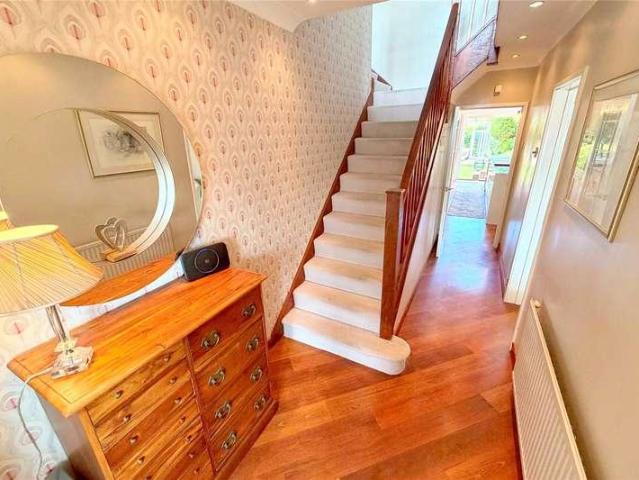 4 bed house for sale