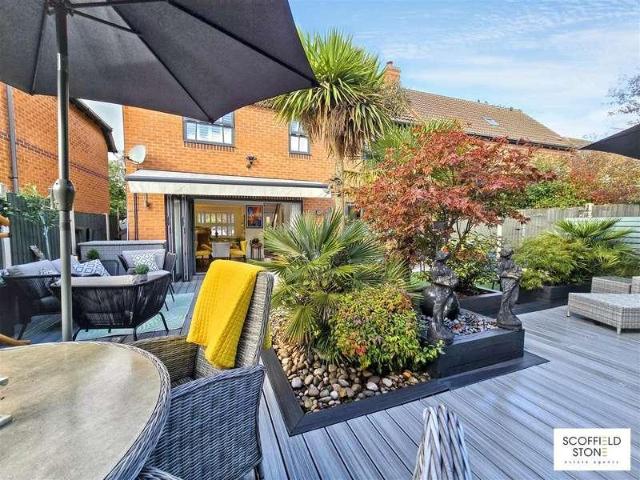 4 bed house for sale