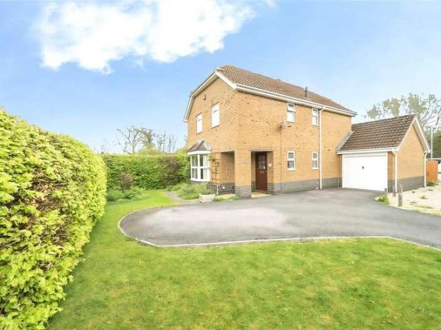 4 bed house for sale