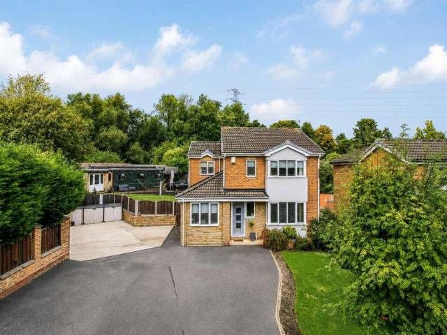 4 bed house for sale
