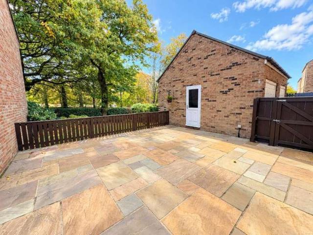 4 bed house for sale