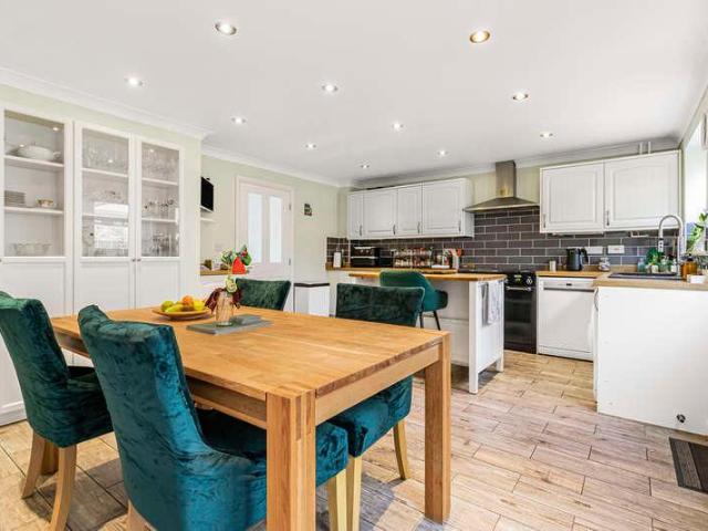 4 bed house for sale