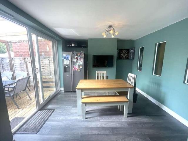 4 bed house for sale