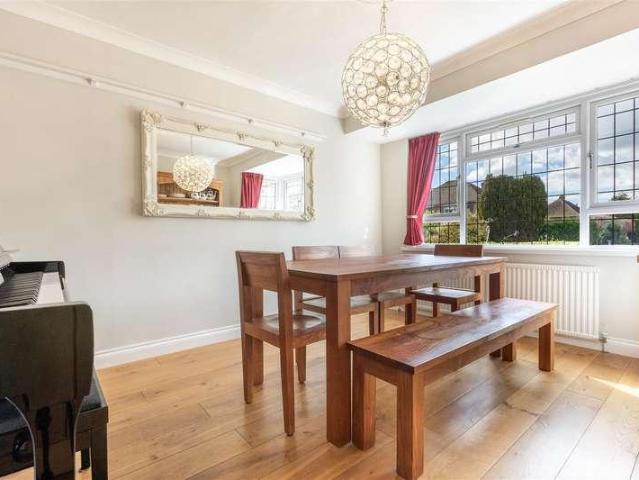 4 bed house for sale
