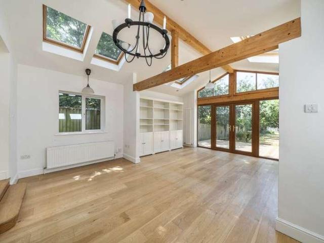 4 bed house for sale