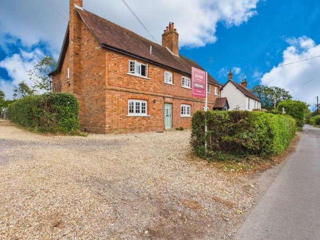 4 bed house for sale