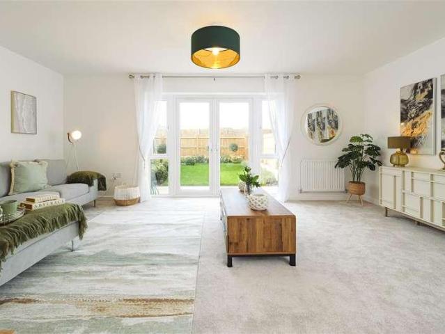 4 bed house for sale
