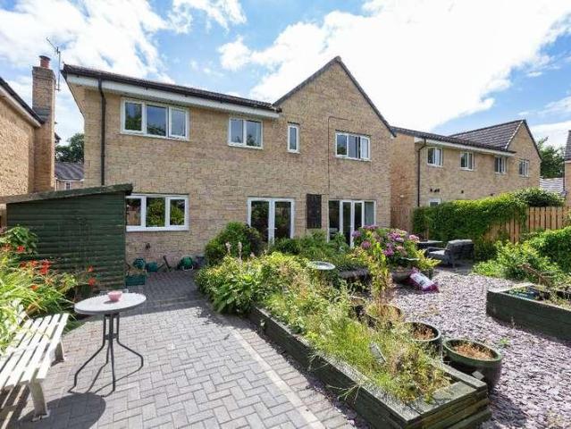 4 bed house for sale
