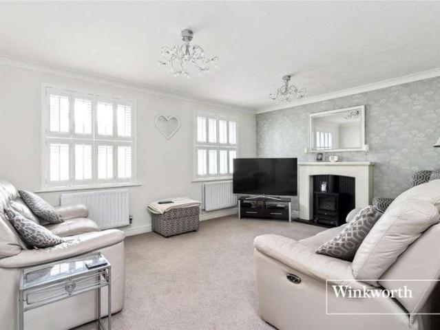 4 bed house for sale