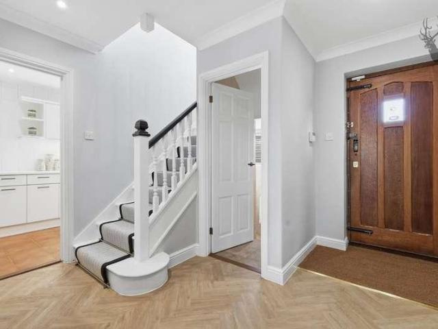 4 bed house for sale