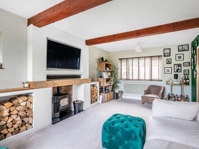 4 bed house for sale