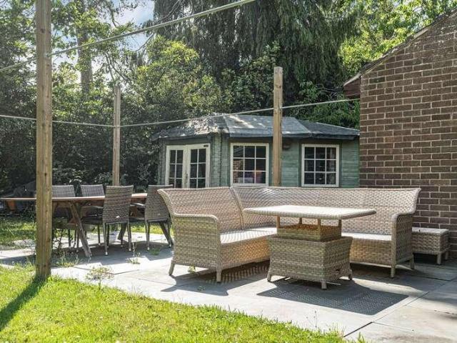 4 bed house for sale