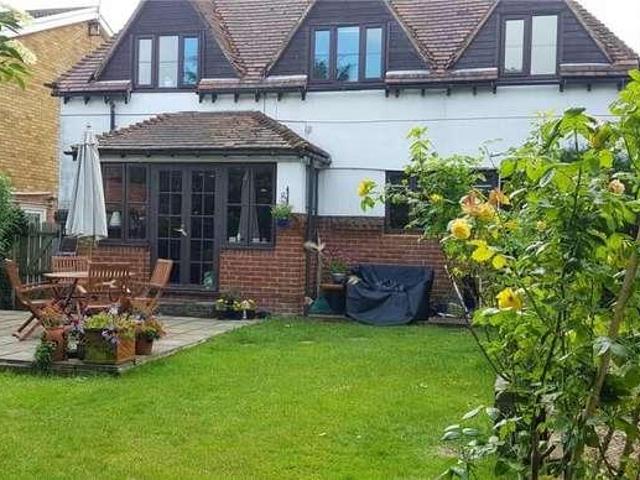 4 bed house for sale