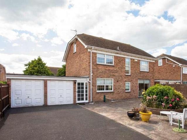 4 bed house for sale