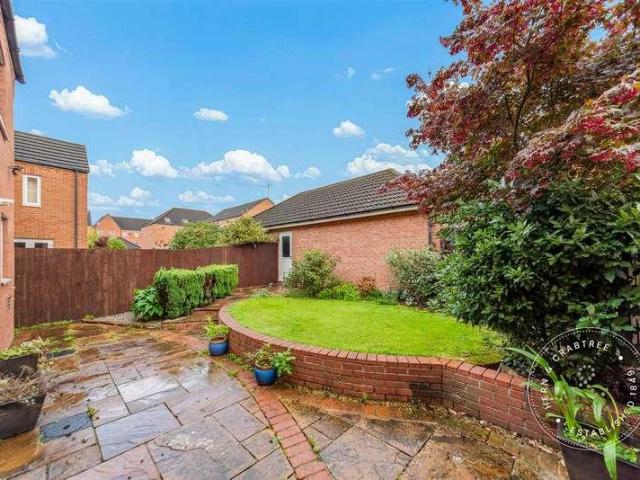 4 bed house for sale