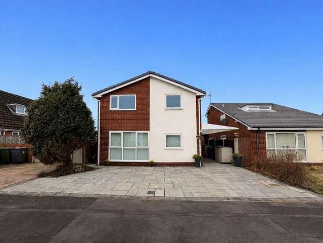 4 bed house for sale