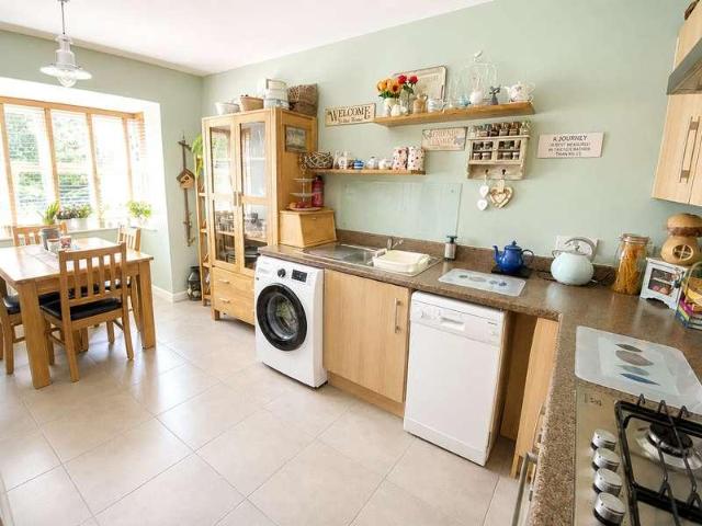 4 bed house for sale