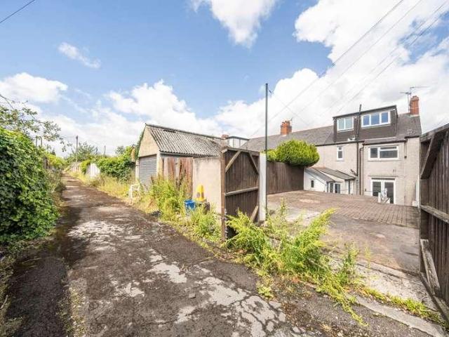 4 bed house for sale